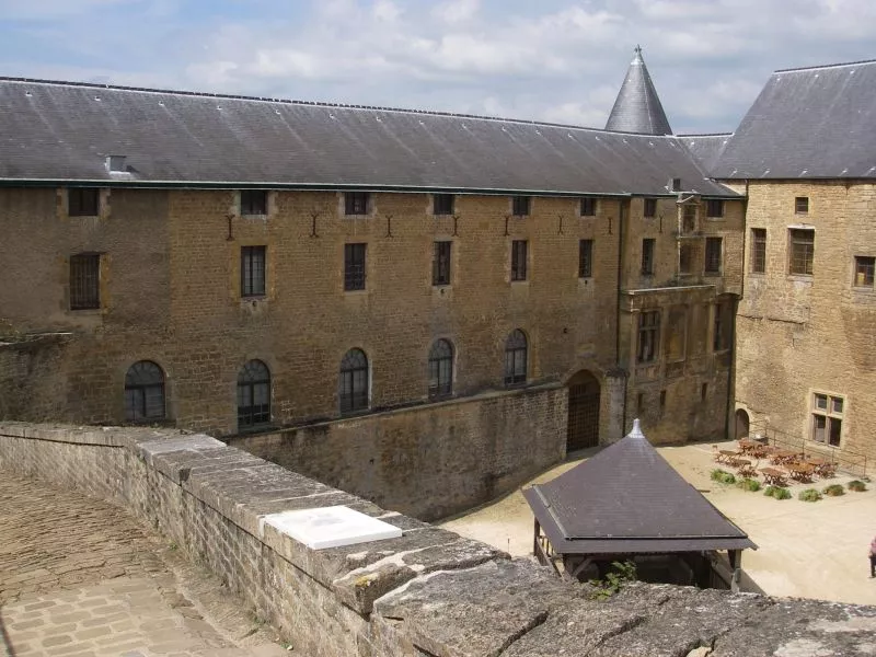 Chateau de Sedan 01