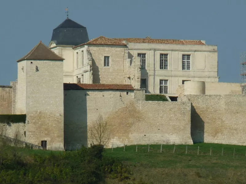 Villebois castle2