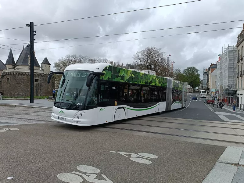 TAN Hess lighTram n°213