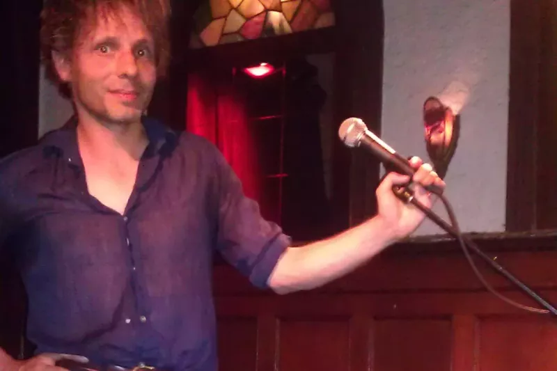 Nicholas Jules chez Quai Des Brumes