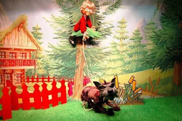 L'Enfant, le Loup et L'Oiseau