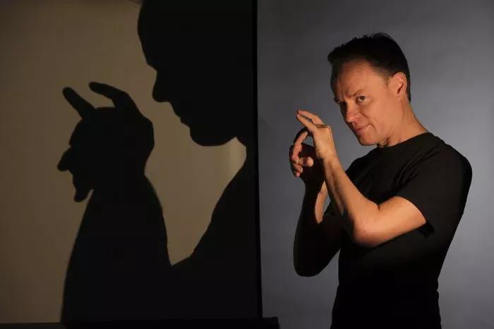 "L'Ombre au piano" : théâtre d'ombres