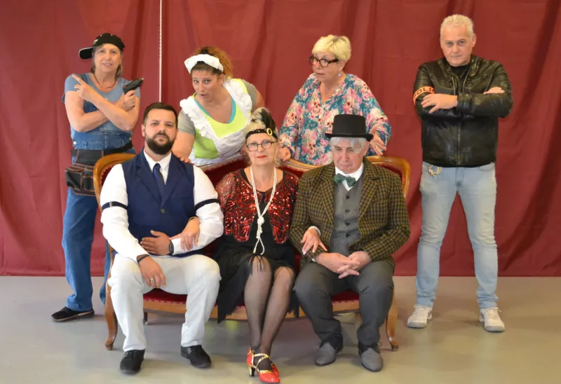 Affiche : THÉÂTRE HUMOUR | « À QUELLE HEURE ON MENT » – Les Gal’Abrials