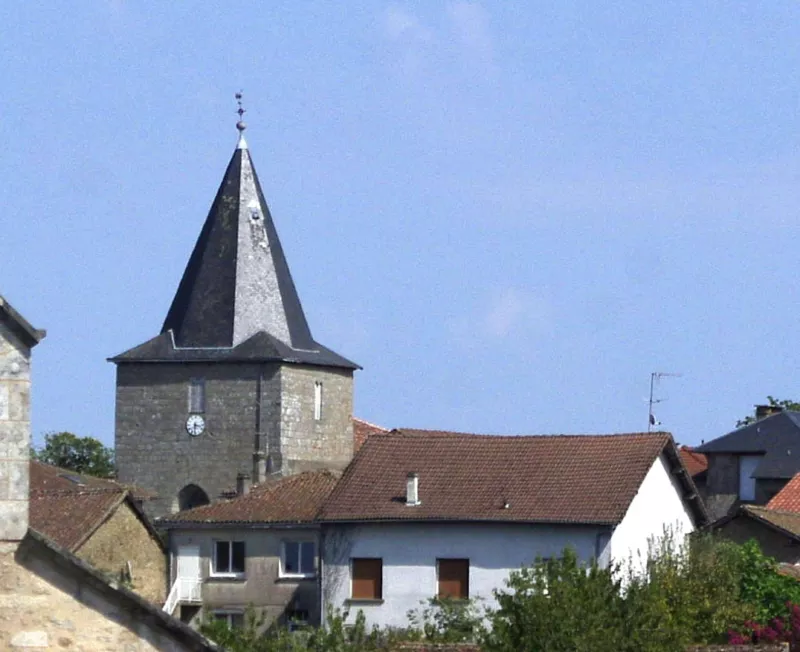 Cognac-la-Foret-cimetiere 05 (cropped)