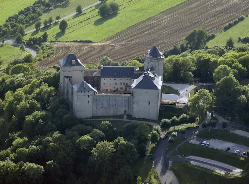 Chateau de Malbrouck 03 cropped