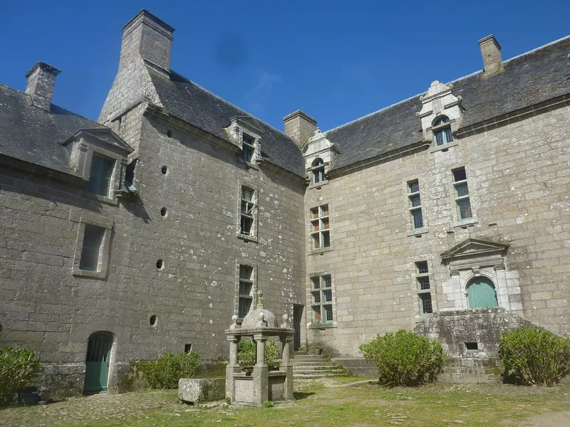 384 Château de Kergroadez