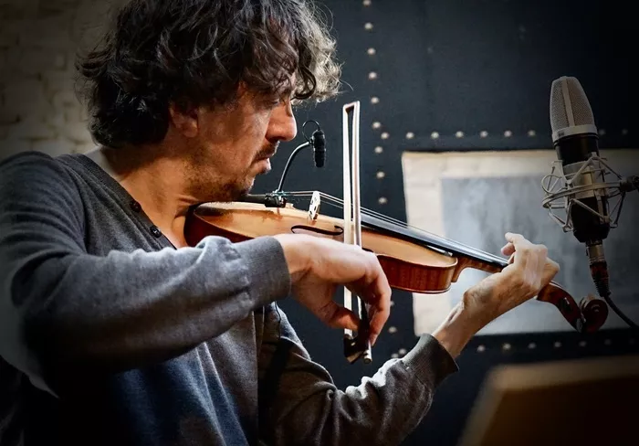 Atelier cordes frottées de Transylvanie (Roumanie)