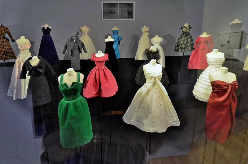 Granville (Manche) - Musée Christian-Dior (50106678763)