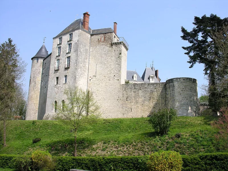 Château de Saint-Brisson 02