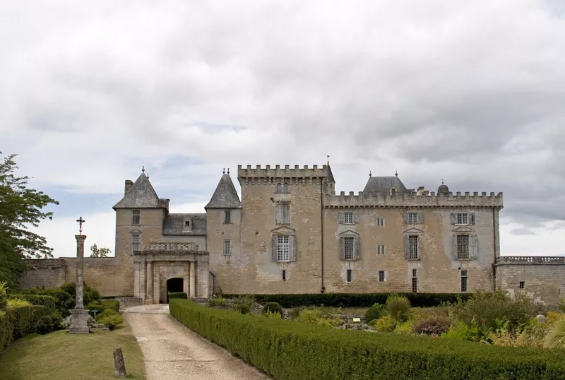 Chateau de Vayres 1