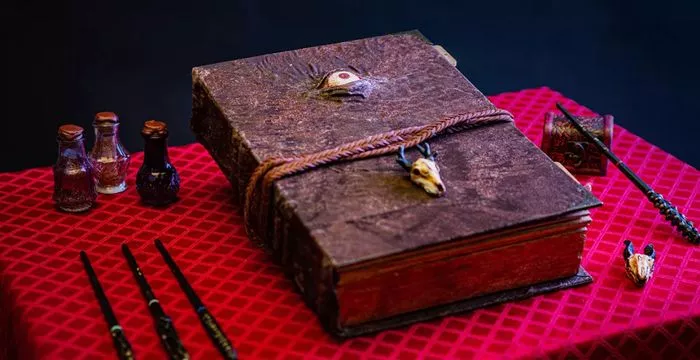 « GRIMOIRE, MON BEAU GRIMOIRE » - atelier créatif (jeune public)