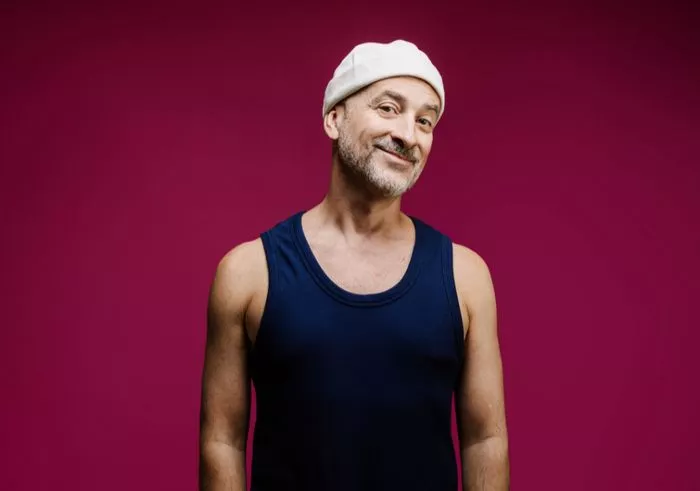 Lucas Santtana - Massy