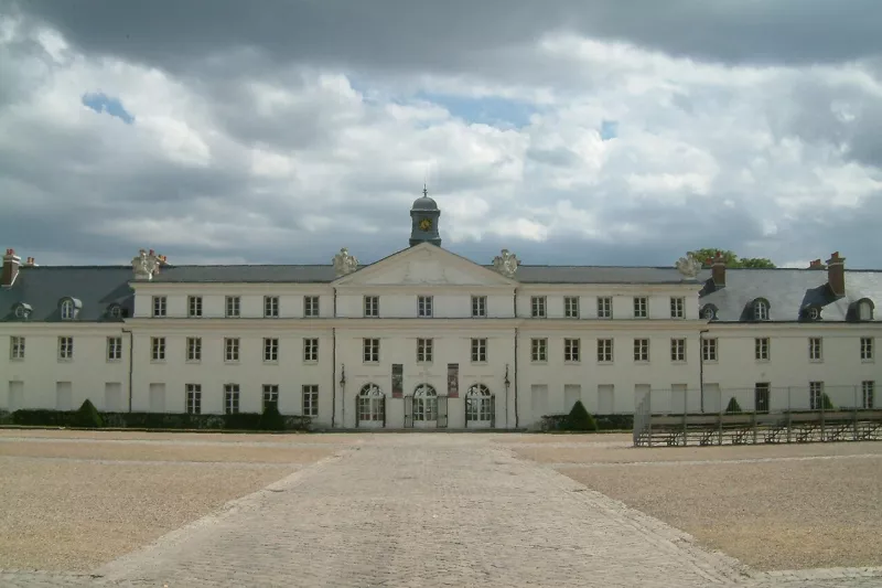 Le Creusot chateau verrerie 04