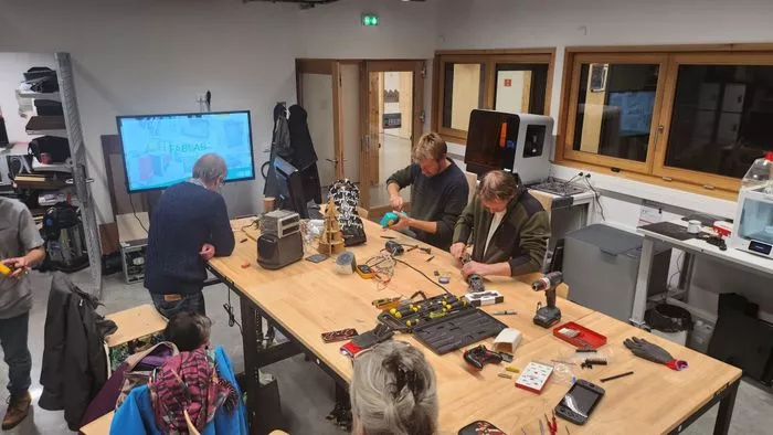 Visite du FabLab et découverte des machines