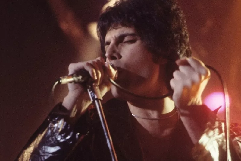 Freddie Mercury performing in New Haven, CT, November 1977