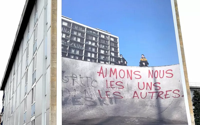 Affiche : À droite le couteau : théâtre