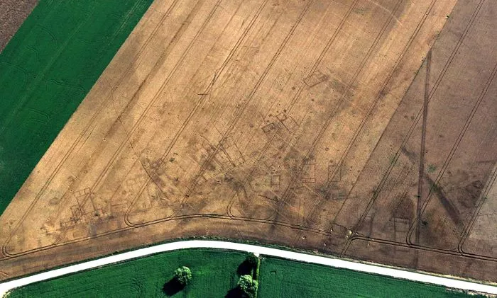 Conférences du Jeudi : Nos racines vues du ciel. 50 ans de photographies aériennes archéologiques dans le sud-est de la Champagne