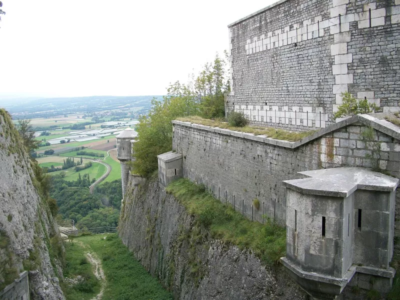 Back of Fort l'Ecluse upper fort