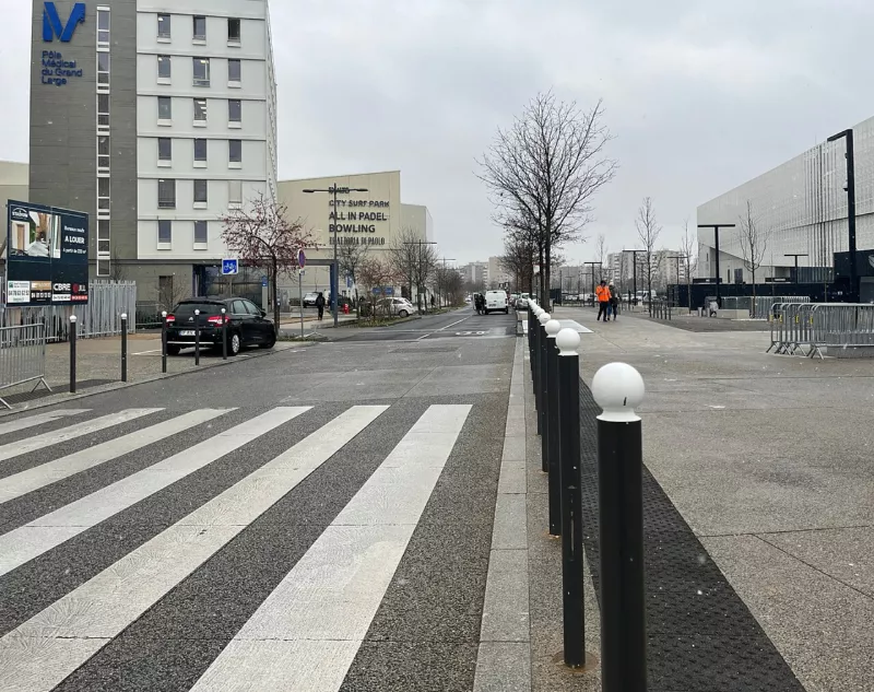 Avenue Simone-Veil (Décines-Charpieu) en janvier 2024