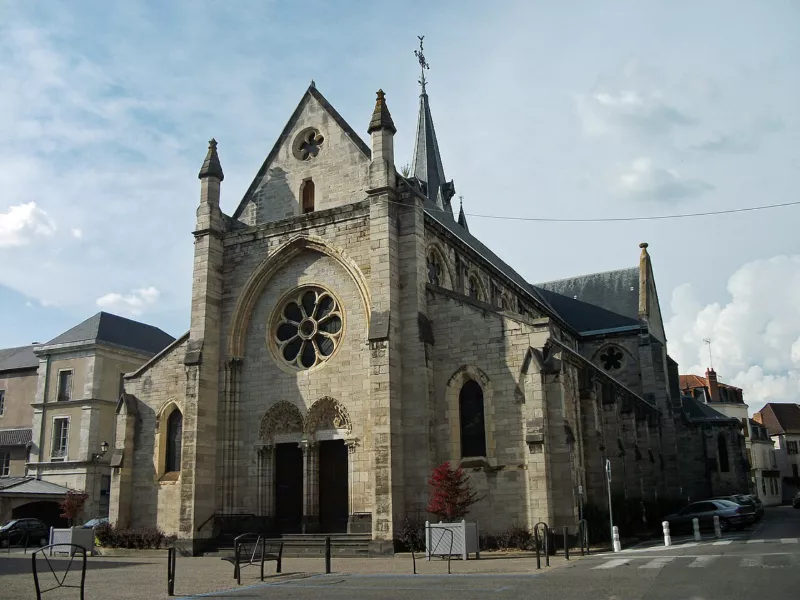 Cusset - Église Saint-Saturnin Pasteur 2014-06-12