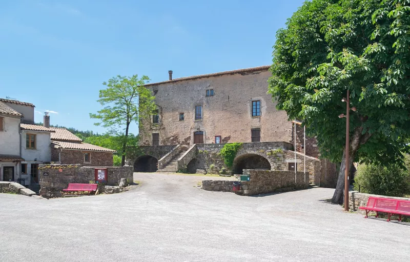 Castle of Latour (1)