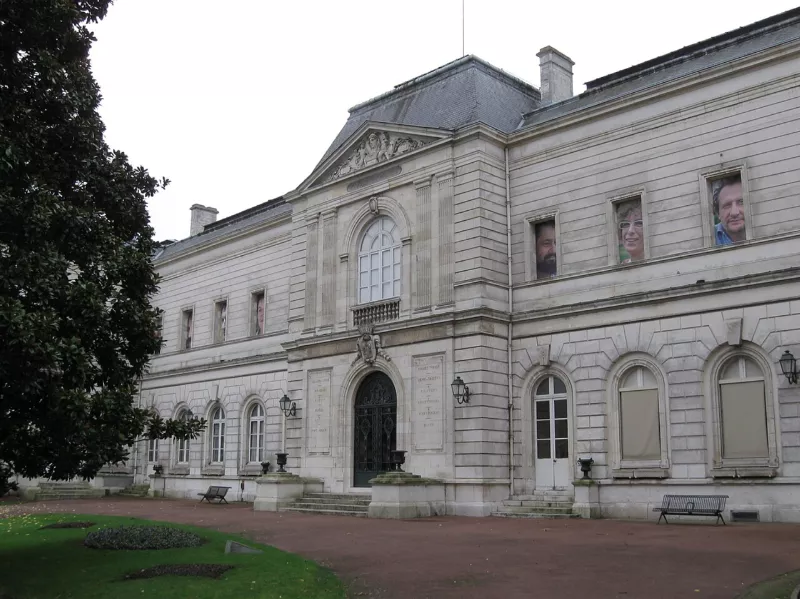 Montargis Hôtel Durzy 1