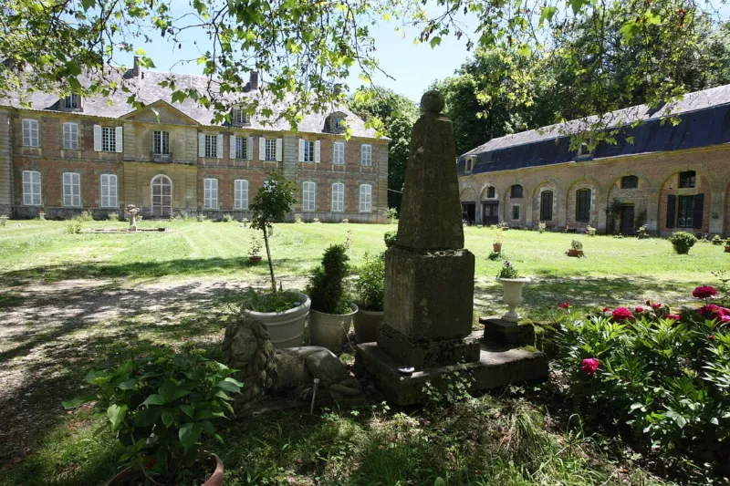 Chatel-chéhéry Abbaye notre dame de chehery Monument historique des Ardennes Photo Francis Neuvens Site les Ardennes vues du sol