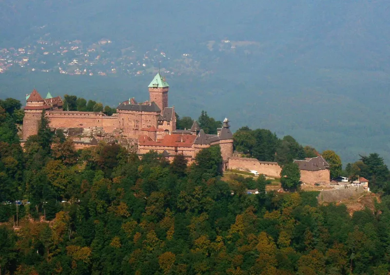 France Haut-Koenigsbourg aerial view (cropped)