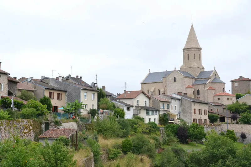 Châteauponsac, faubourg et église