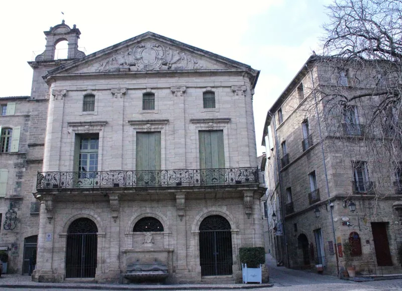 34 Palais Consulaire