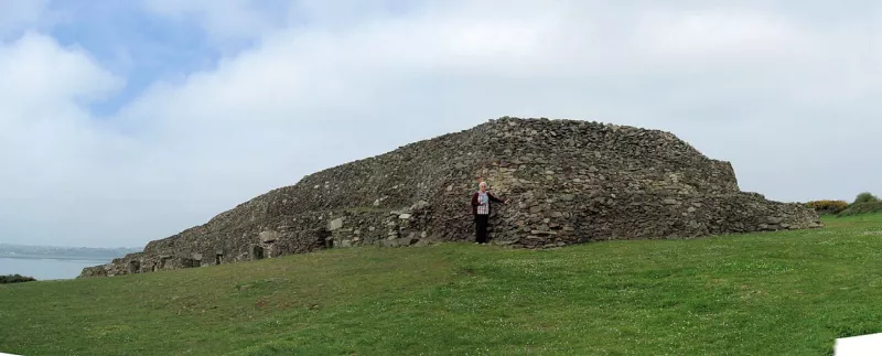B 2 Cairn von Barnenez C