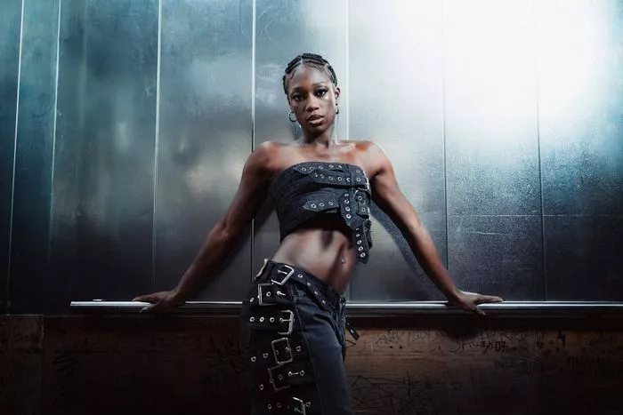 Juste Shani + mona guba - Le Gueulard Plus