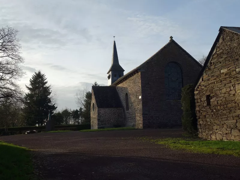 L'Église Sainte Onenne de Tréhorenteuc aussi nommée « Église du Graal » - Décembre 2019 (01)