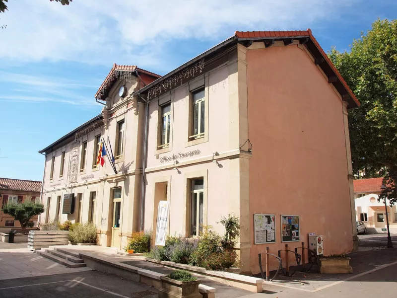 Fuveau-FR-13-mairie-a2