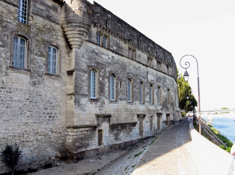 Arles