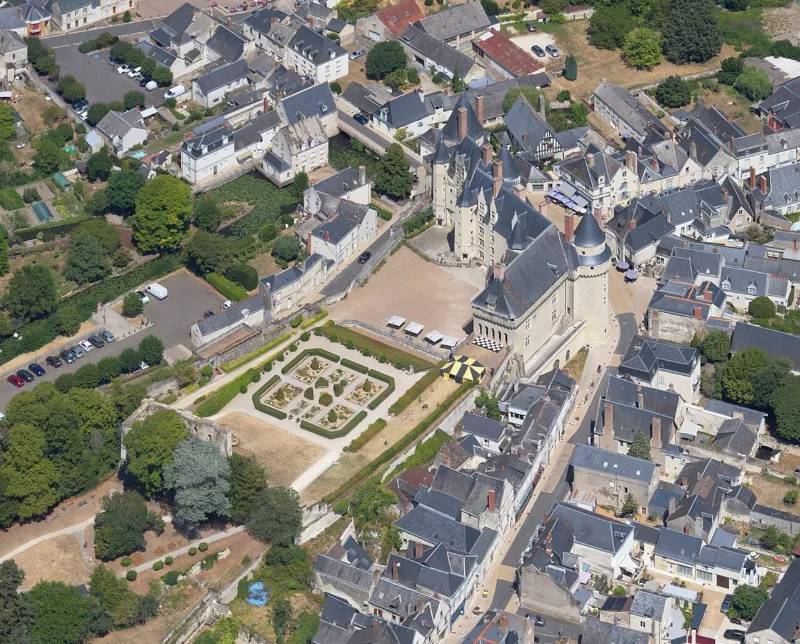 Aerial image of Château de Langeais (view from the south)