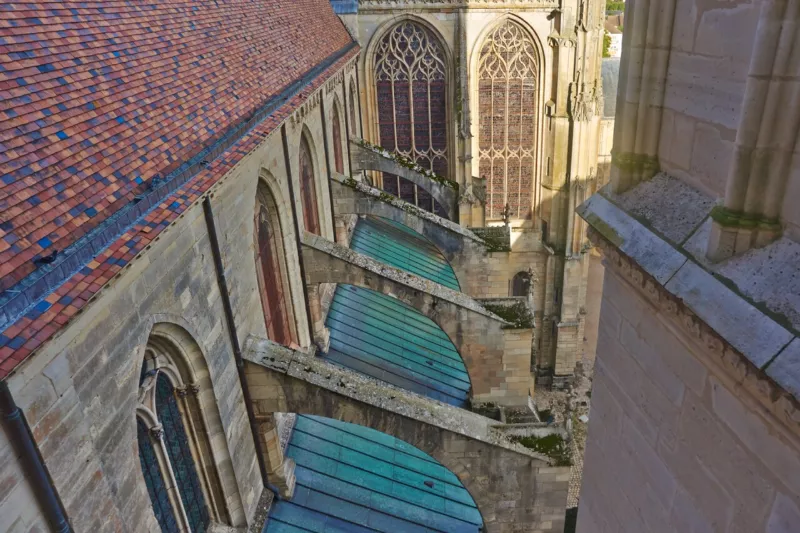 Cathédrale Saint Etienne de Sens - Arcs-boutants sud