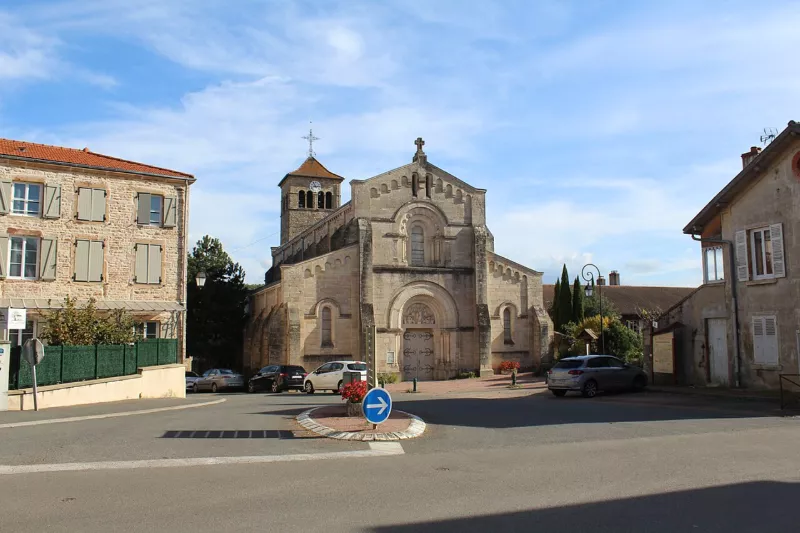 Église St Étienne Azé Saône Loire 2