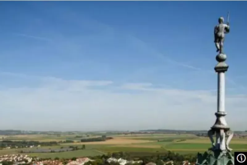 Couronner le ciel, épis de faîtage et décors de toiture de la Renaissance française