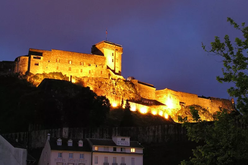 Chateau lourdes nuit