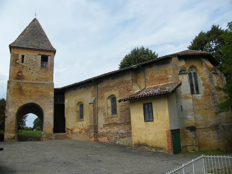 Clocher et église de Toujouse