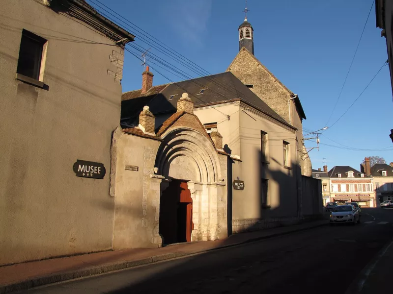Chatillon-musee hotel-dieu-portail-3