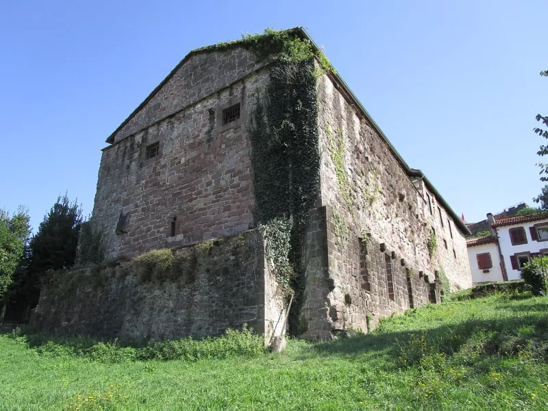 Arriere prison des eveques Saint-Jean-Pied-de-Port