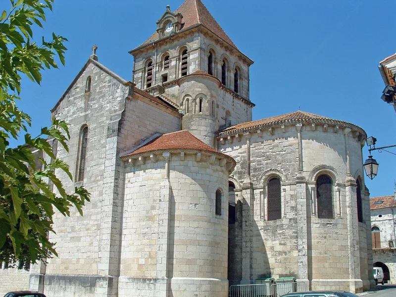 Mézin - Eglise Saint-Jean-Baptiste - Chevet de priorale romane