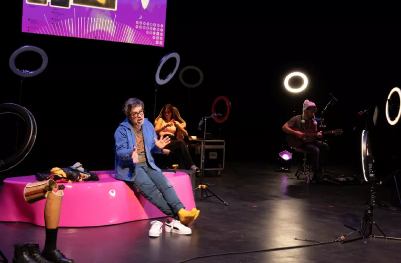 Affiche : SOIRÉE ÉTUDIANTE AU GLOB THÉÂTRE – NOVEMBRE