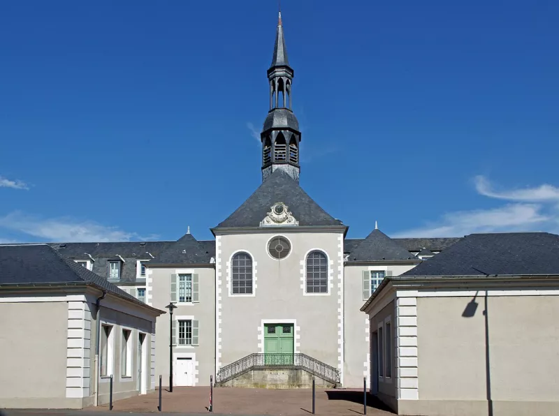 Nevers (Nièvre) - 25334862767