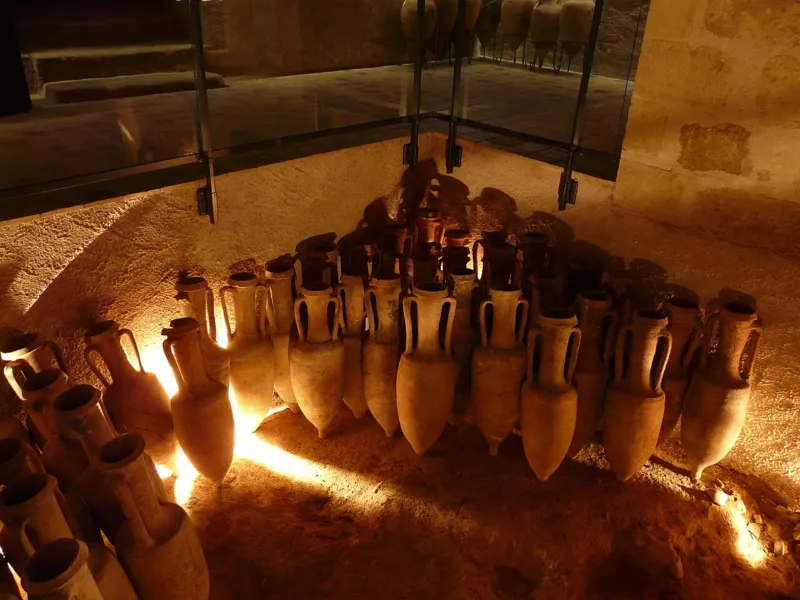 Cave à amphores musée Emile Chénon