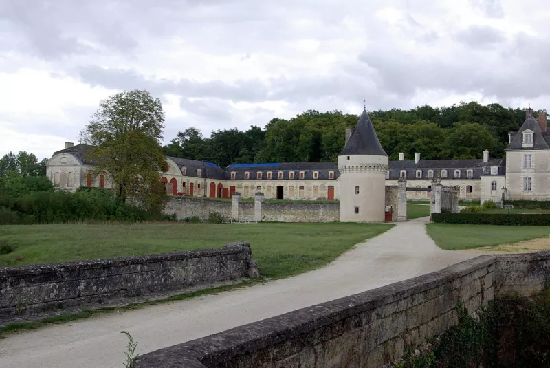 Dépendances Château Gizeux -1