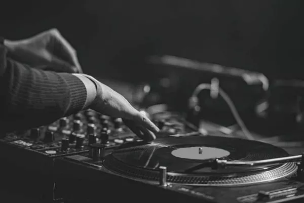 DJ FLAW