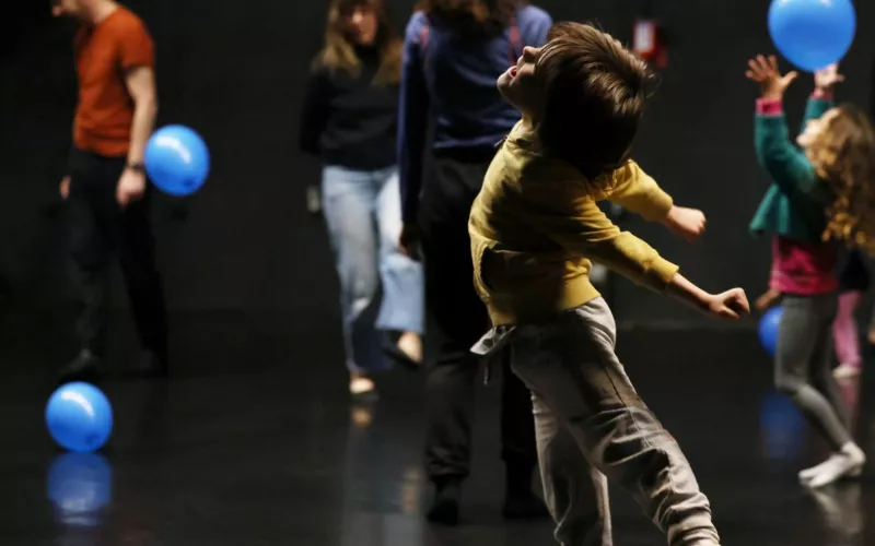 Garderie dansée : Atelier de danse pour enfants pendant un spectacle
